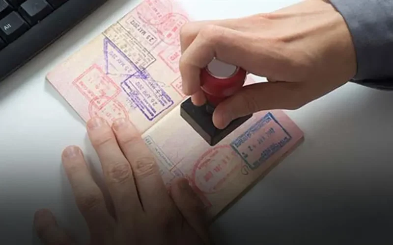 بشروط حضور الأب.. مستندات تجديد جواز سفر القاصرين المقيمين في الخارج وطريقة التقديم